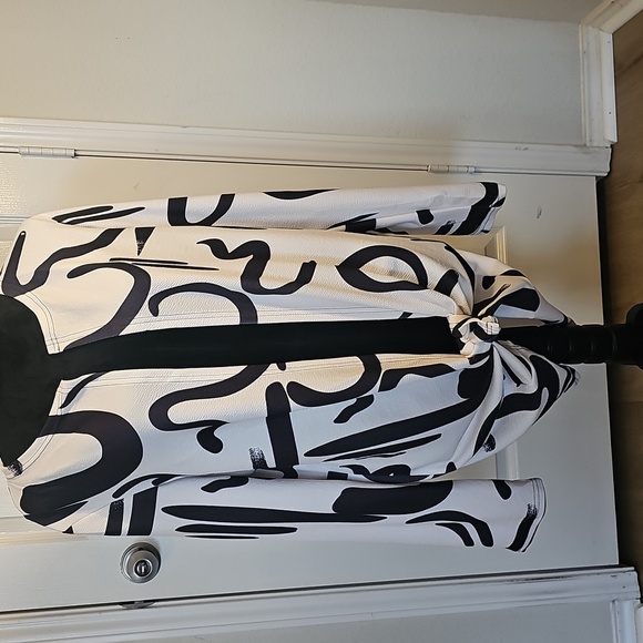 Define by Oneself Tops - NWOT Women's Geometric Open Front Bold Lightweight Unique Long Cardigan XL